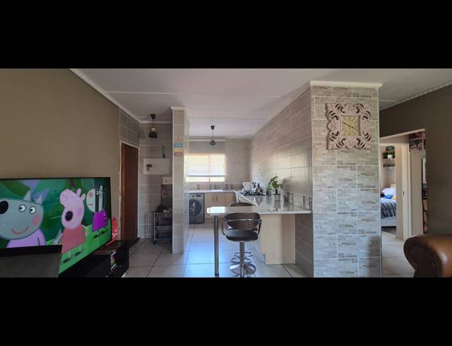 2 BEDROOM APARTMENT FOR SALE IN HALFWAY GARDENS